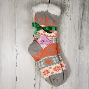 NWT Sherpa Lined Knit Winter Snowflake Holiday Design No-Slip Slipper Socks